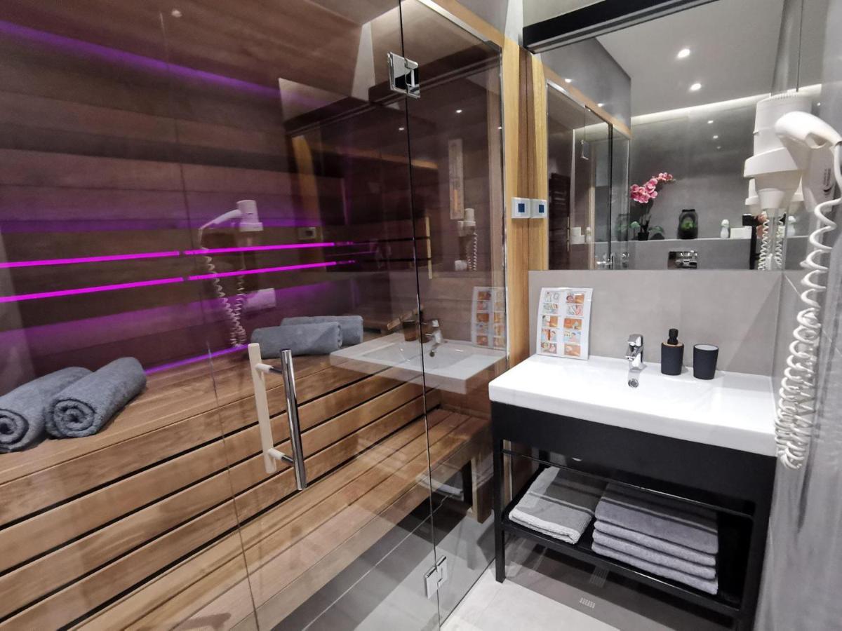 Jacuzzi Apartments Краків Екстер'єр фото