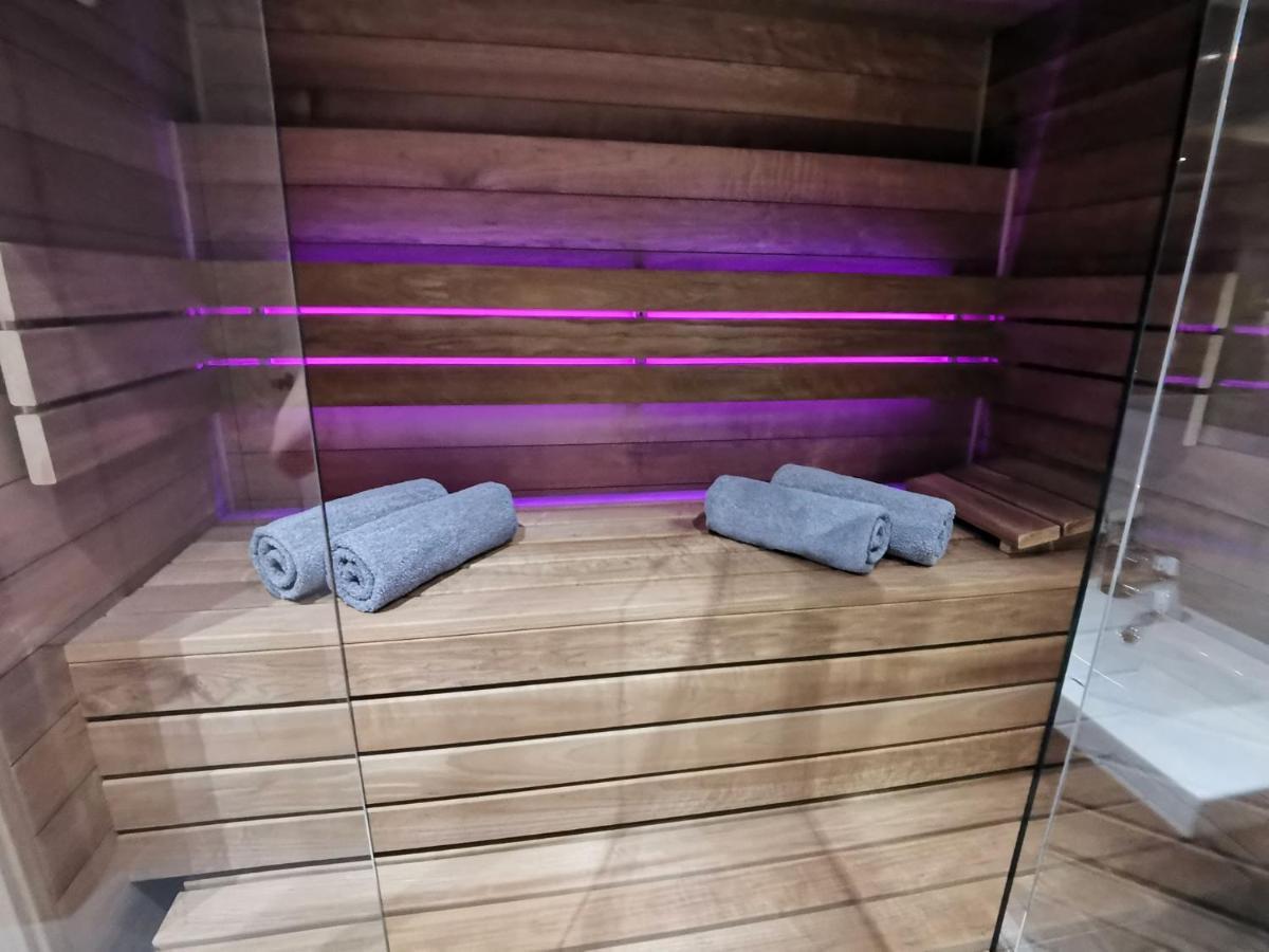 Jacuzzi Apartments Краків Екстер'єр фото