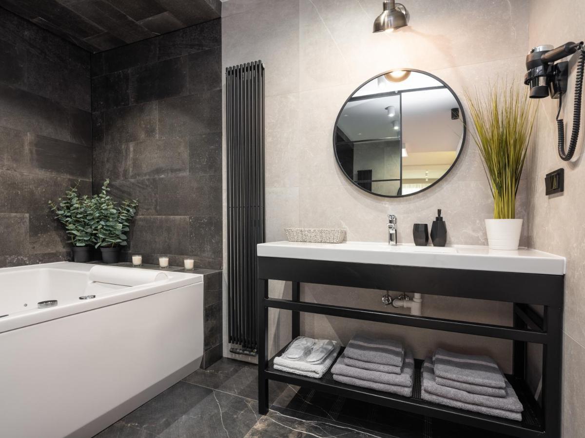 Jacuzzi Apartments Краків Екстер'єр фото