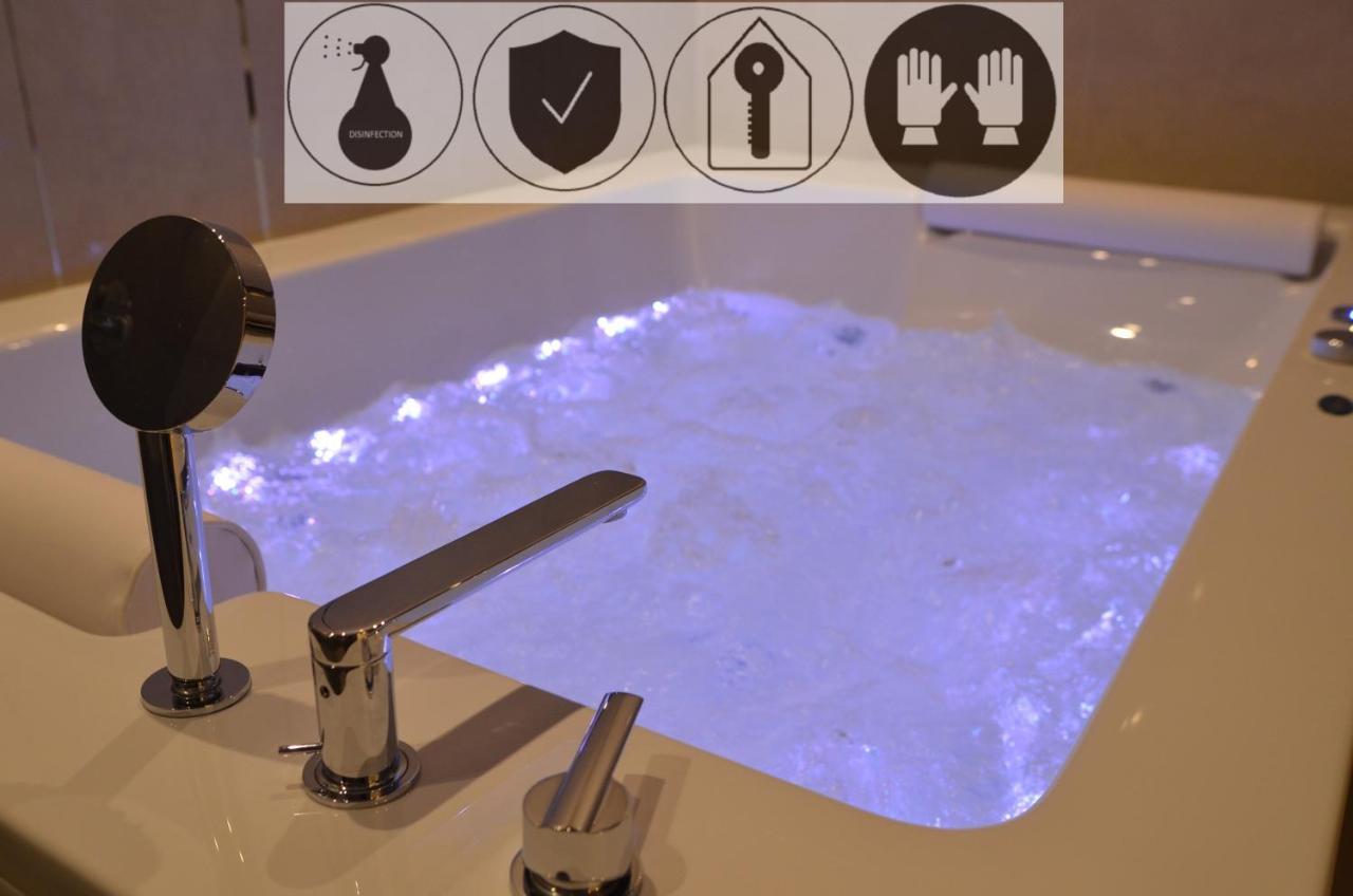 Jacuzzi Apartments Краків Екстер'єр фото