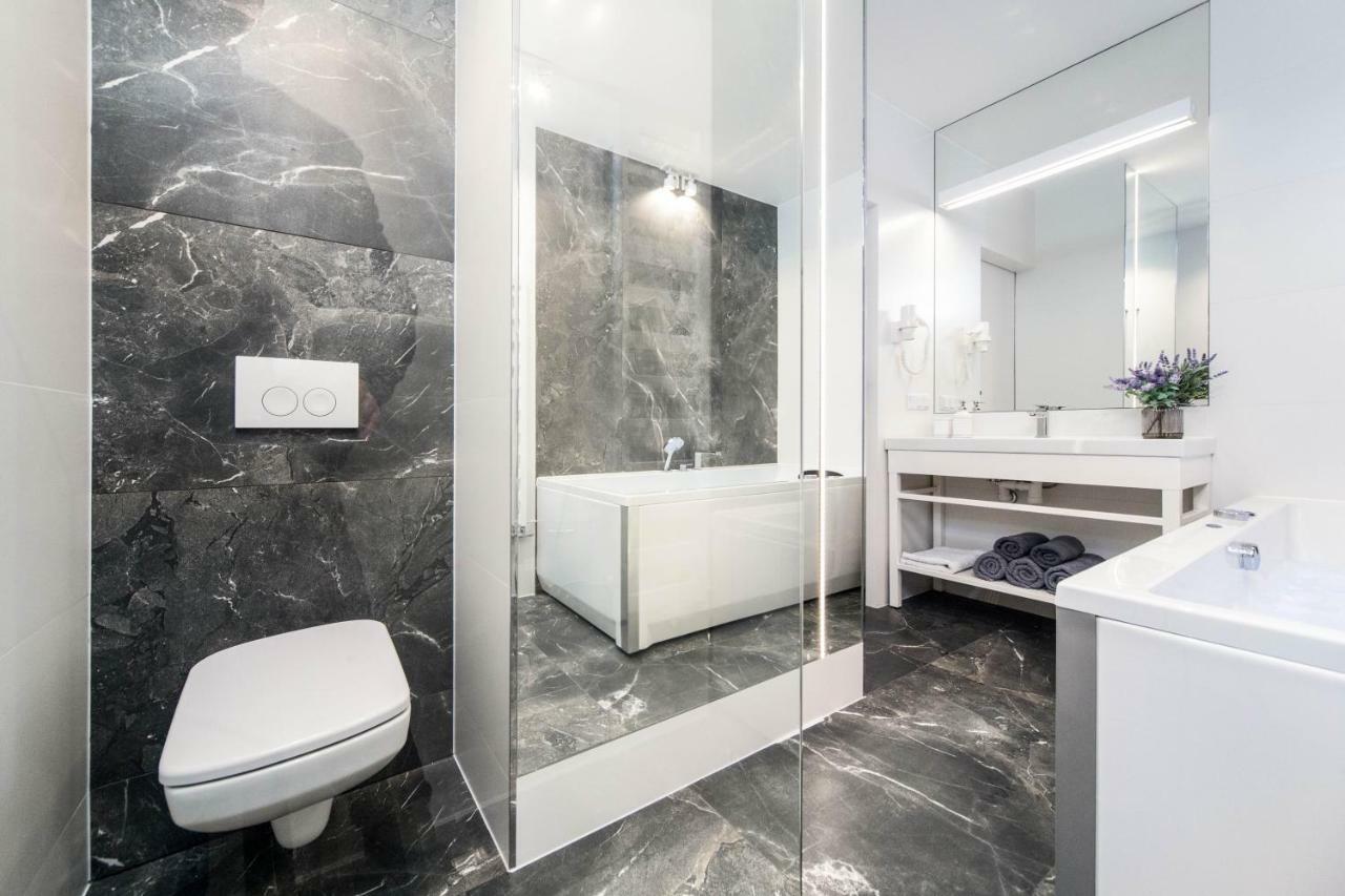 Jacuzzi Apartments Краків Екстер'єр фото