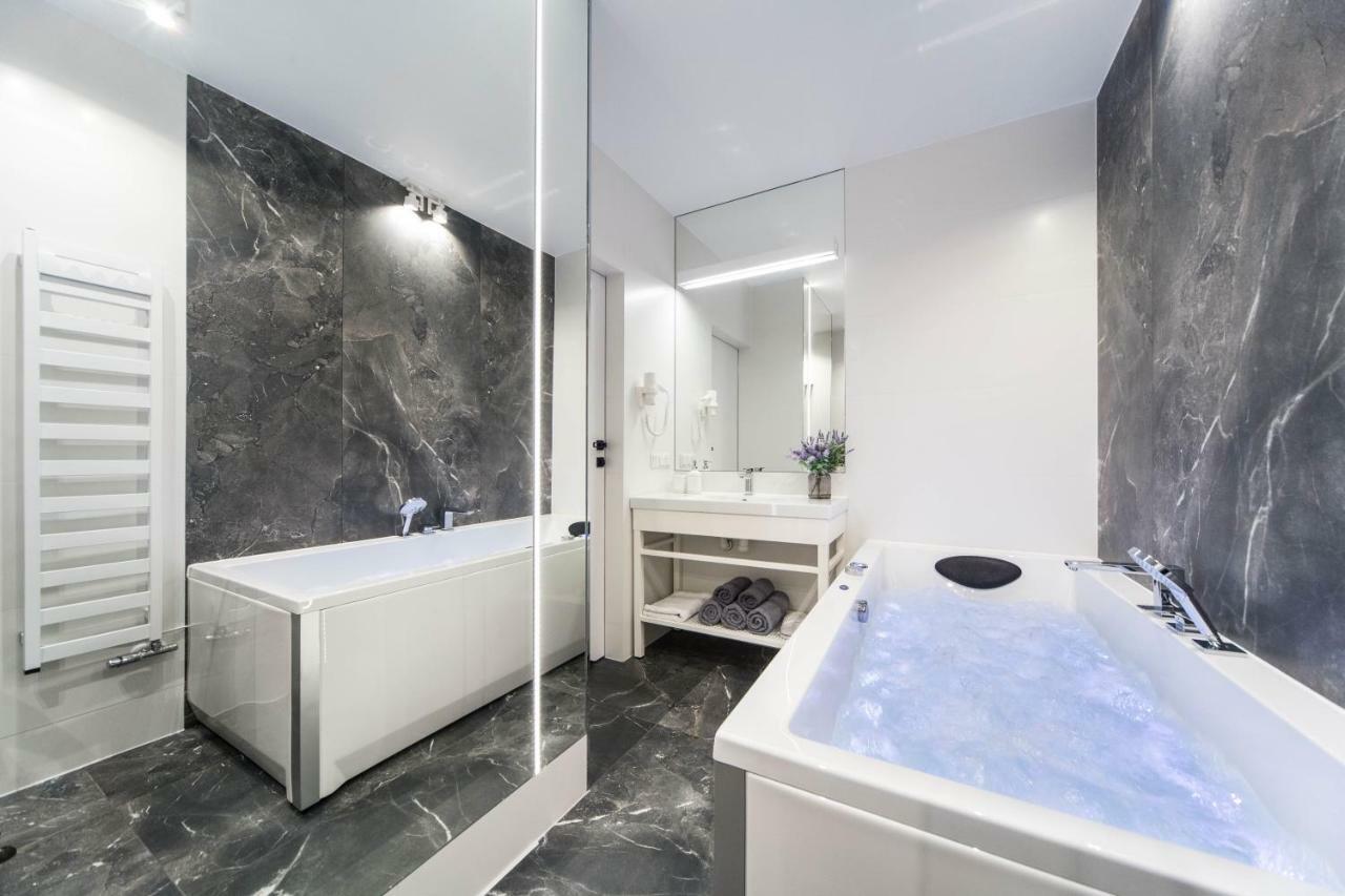 Jacuzzi Apartments Краків Екстер'єр фото