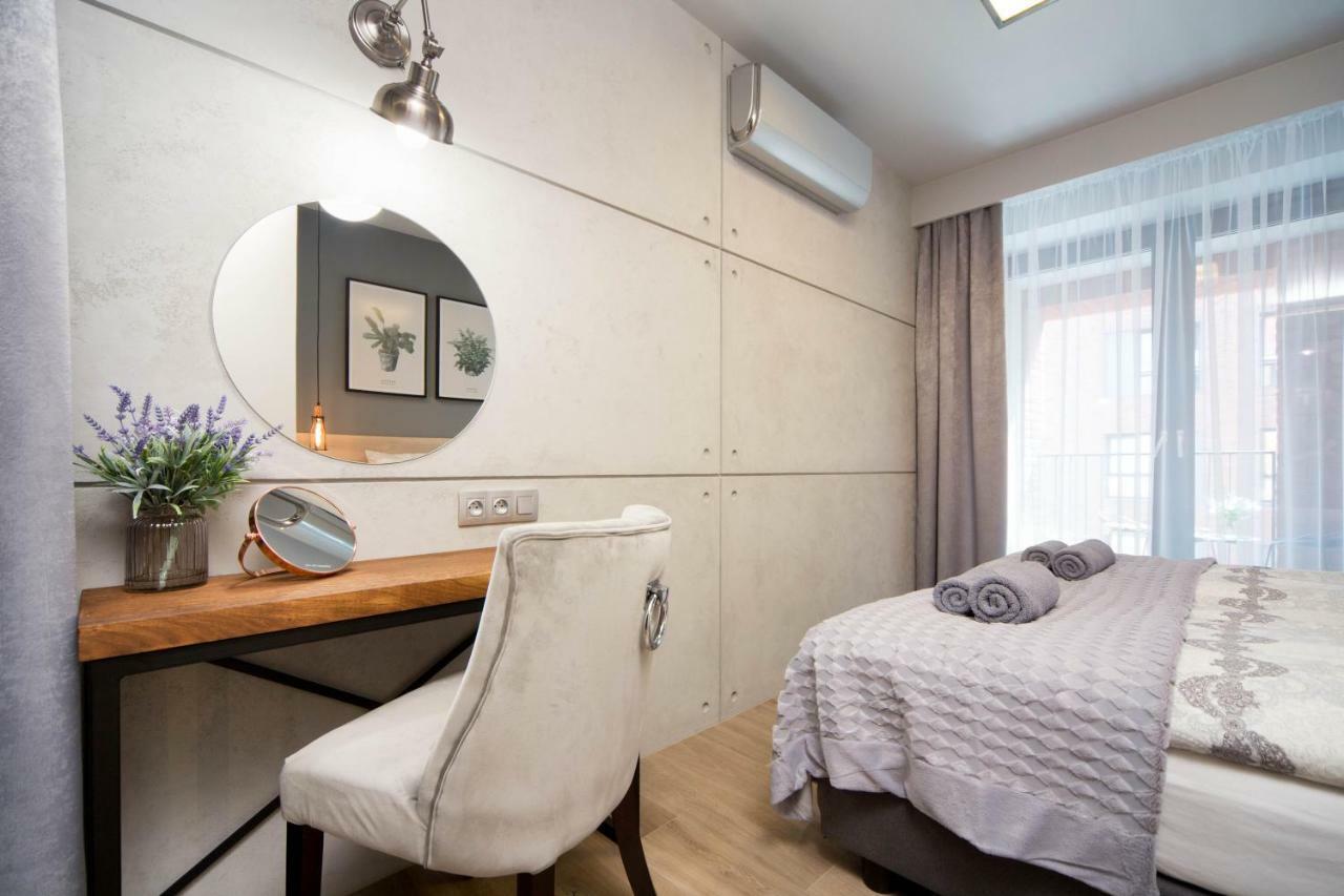 Jacuzzi Apartments Краків Екстер'єр фото