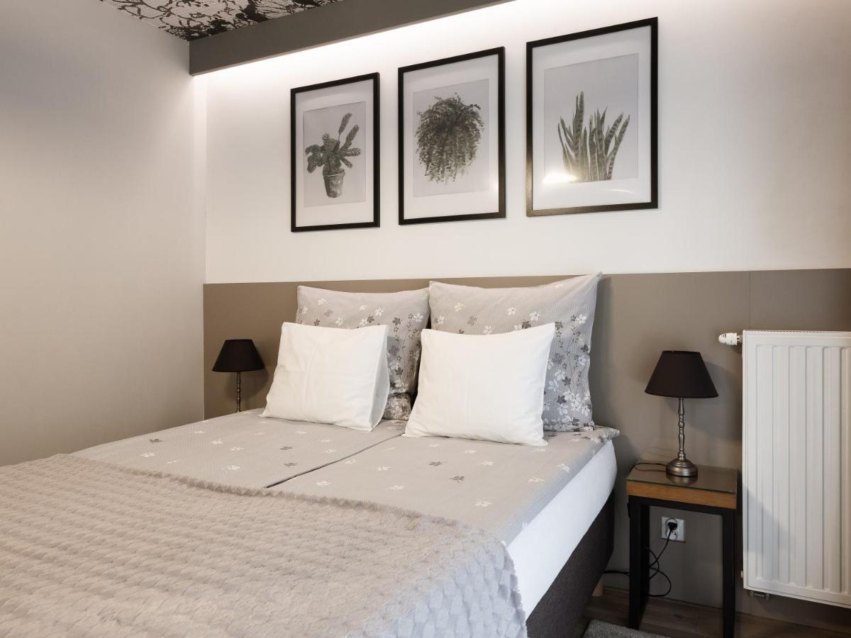 Jacuzzi Apartments Краків Екстер'єр фото